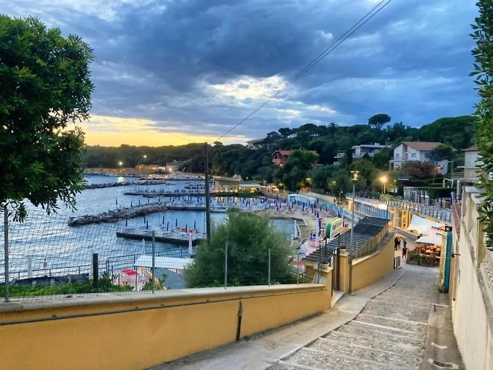 Apartment Appartamenti Fronte Mare Castiglioncello