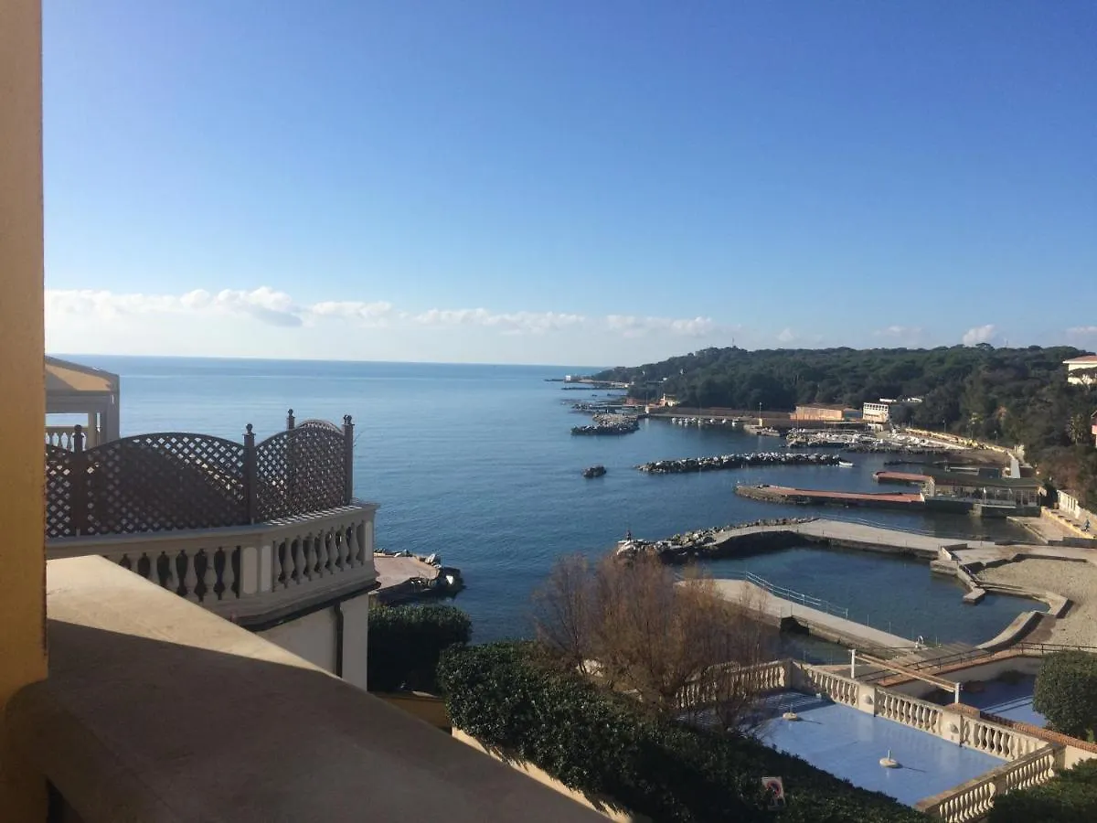 Appartamenti fronte mare Castiglioncello