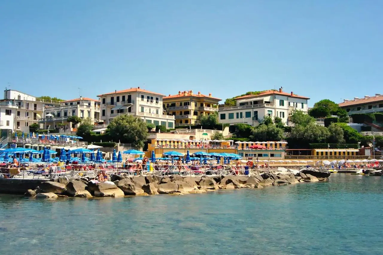 Appartamenti Fronte Mare Castiglioncello 0*,  Italy